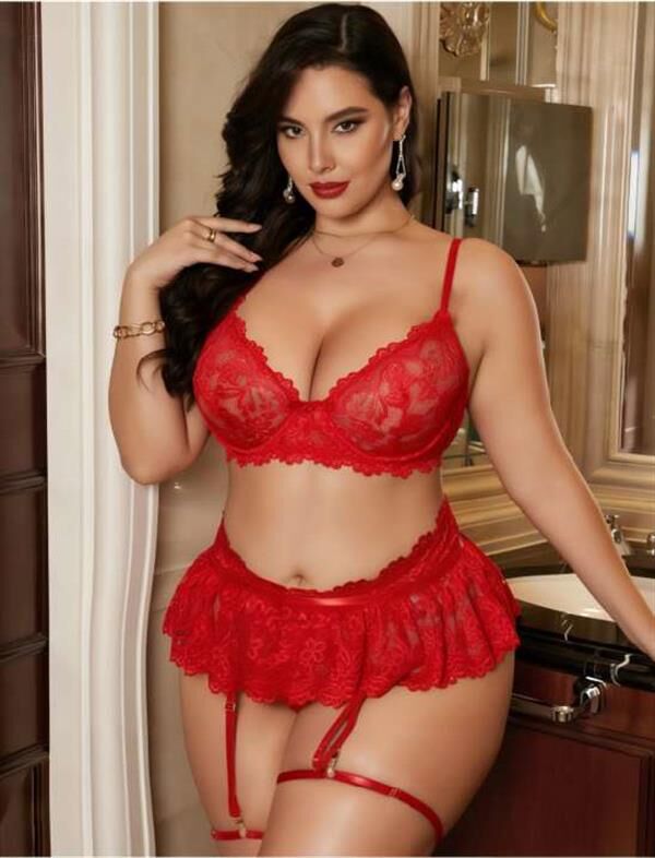 Scarlest Büyük Beden Kırmızı Dantel İşlemeli Etekli Jartiyer Takımı