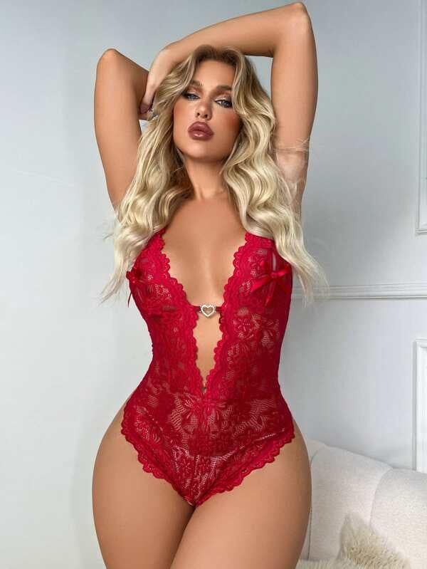 Scarlest Metal Kalp Aksesuarlı Fantezi Dantelli Kırmızı Body