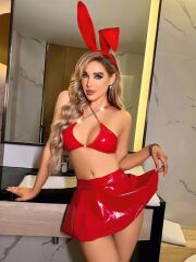 Scarlest Kırmızı Zincir Detaylı Fantezi Deri Etekli Tavşan Kostümü