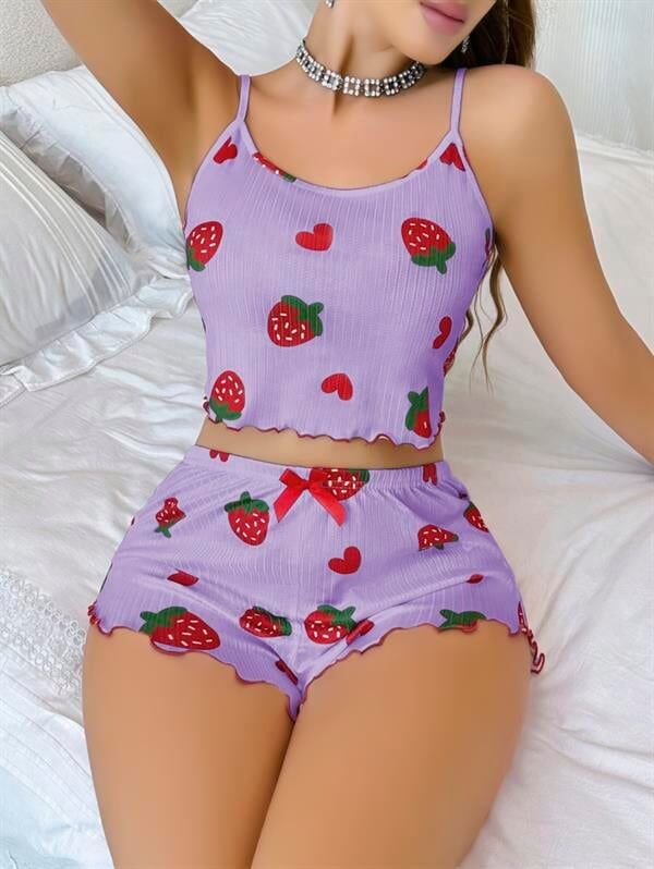 Scarlest Pamuklu Lila Üstüne Çilek Desen Fitilli Askılı Şortlu Pijama Takımı
