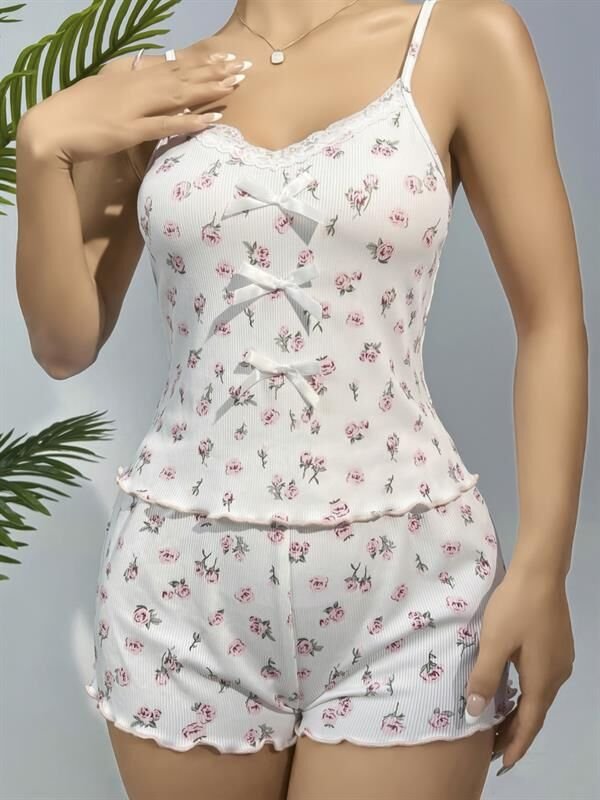 Scarlest Pamuklu Beyaz Üstüne Çiçek Desen Fitilli Askılı Şortlu Pijama Takımı