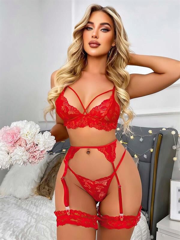 Scarlest Kırmızı Göğüs İp Detaylı Dantel İşlemeli Fantezi Jartiyer Takımı