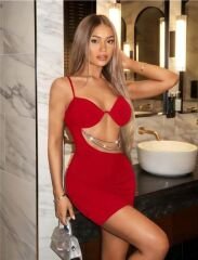 Scarlest Zincir Detaylı Göğüs Dekolteli Kırmızı Mini Club Elbisesi